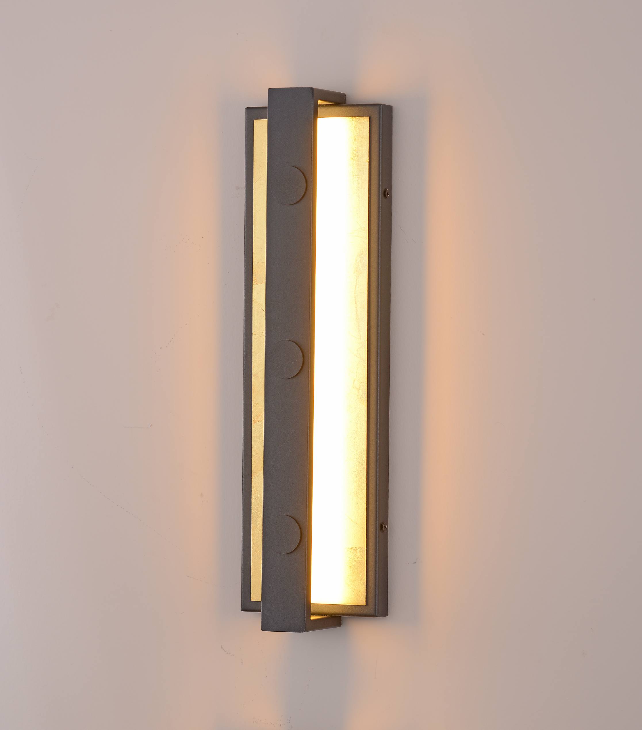 Sconce Dinding Logam Kerajang Emas Menegak